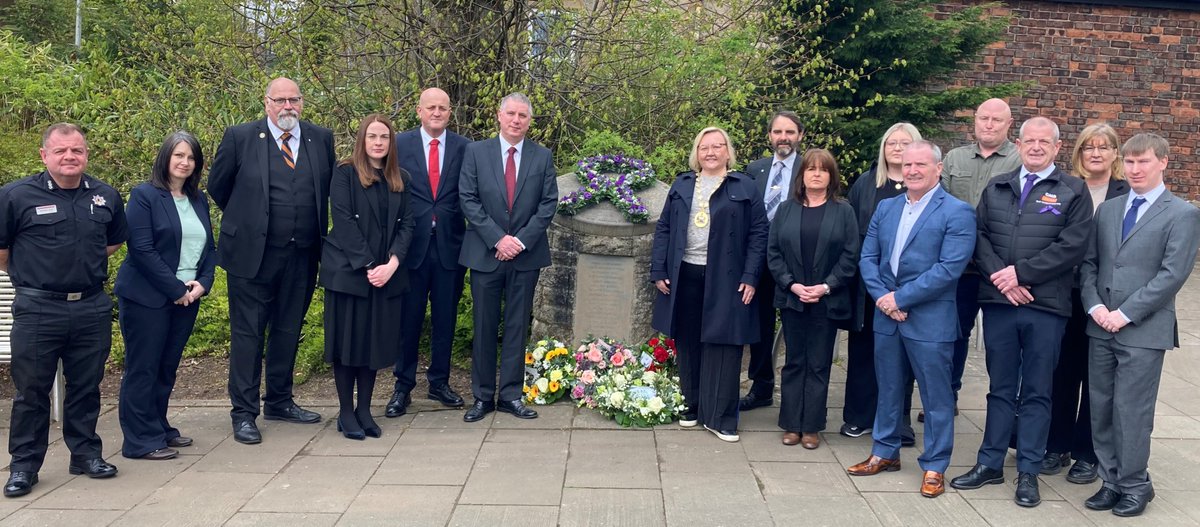 Today is International Worker’s Memorial Day. This afternoon the Council held its annual event to mark the day at the Cadder Pit Memorial Cairn in Bishopbriggs. The flags at our Southbank Marina HQ are also flying at half-mast throughout the day.