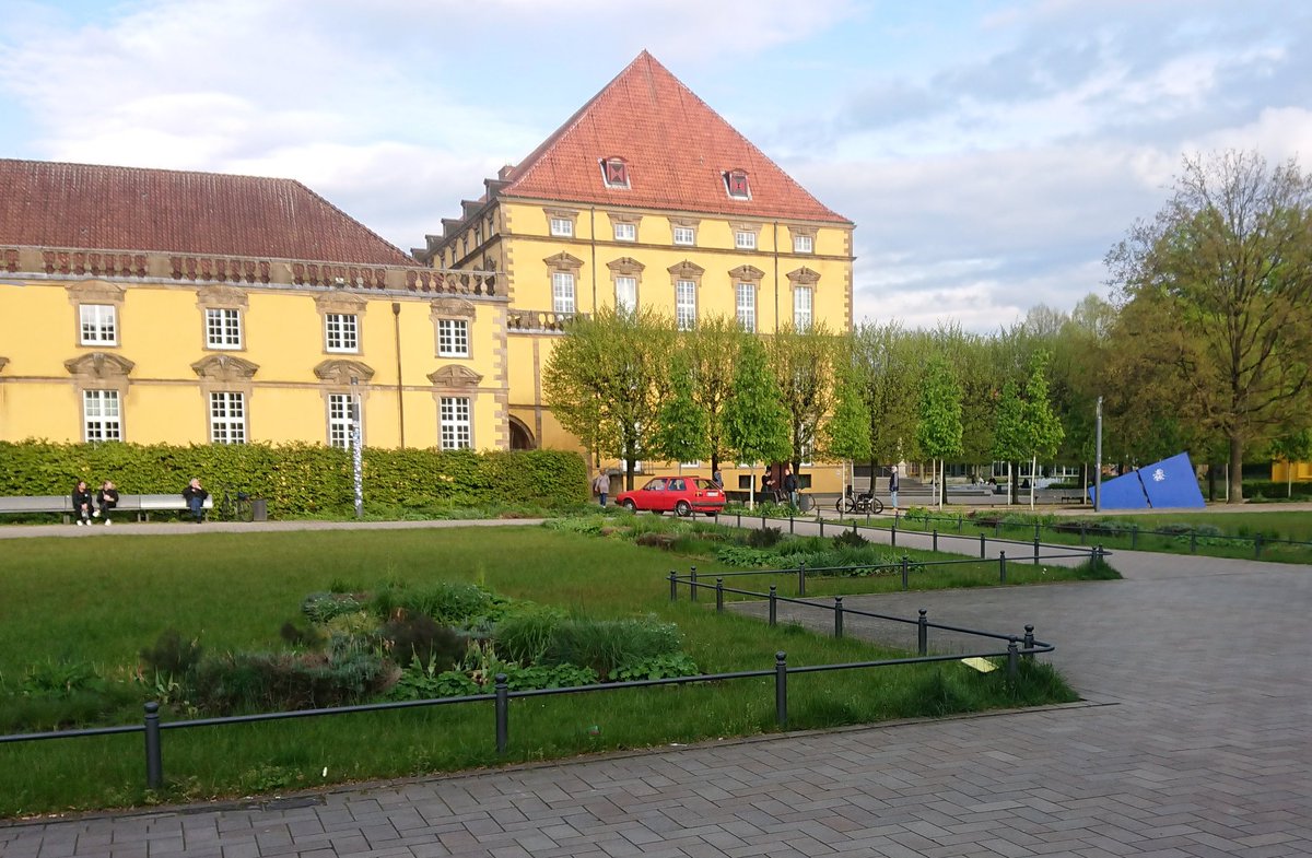 UrbanAchso's tweet image. Wie jetzt, es gibt keinen Autoschalter im #Unikeller?
Dann fahre ich halt nach #Melle oder #Bramsche in den Unikeller.
So, nämlich 😠
#Osnabrück - Mehr als nur Einkaufen 😉