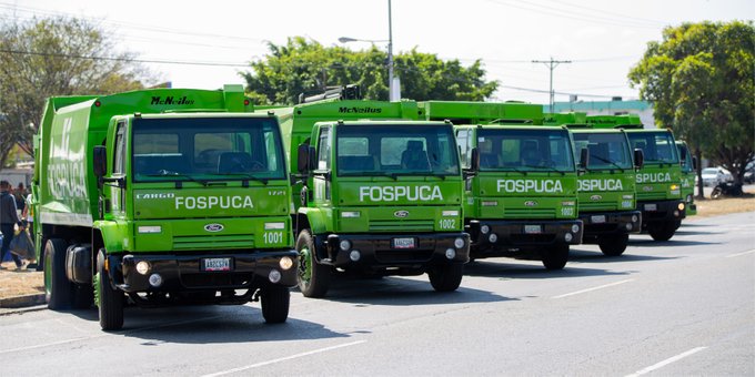 ArmandoInfo's tweet photo. Desde 2015, Fospuca calcula el precio de sus servicios de recolección de desechos no sobre la base de basura recogida sino de los metros cuadrados de los negocios de sus clientes ¿Con qué lógica lo hace?

🔗https://t.co/YHA2UxaLxu https://t.co/vE9yJjaCAS