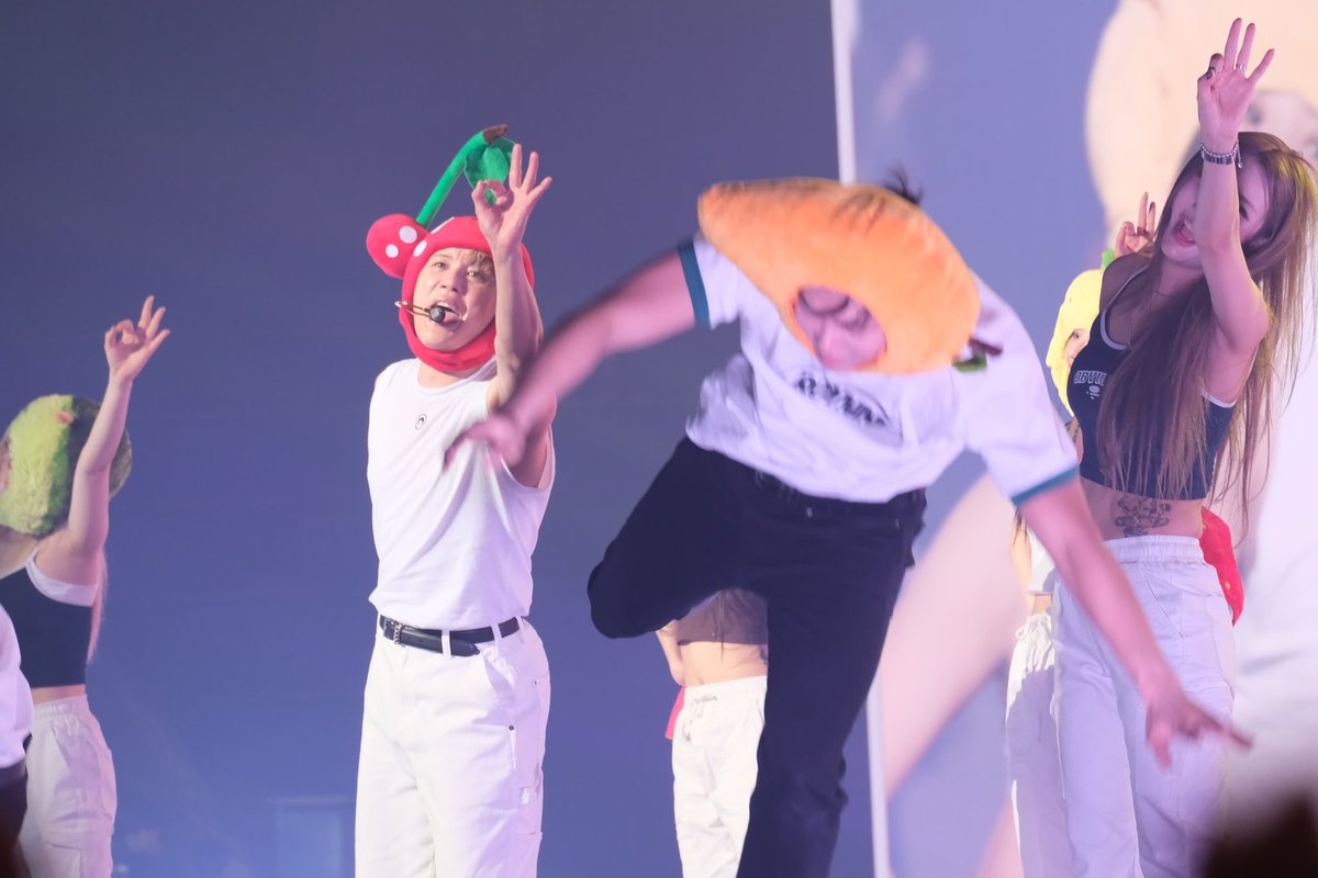 당근 날리는 오빠가 자꾸 생각나서 일 못하겠어....