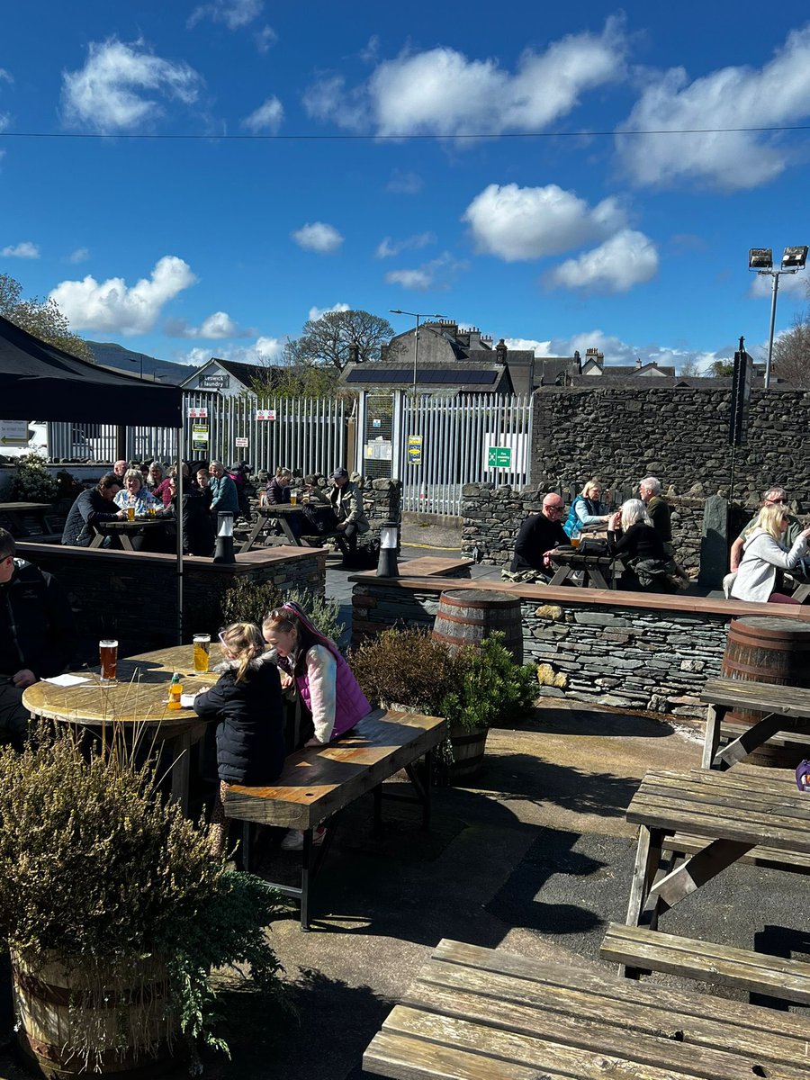 Our next Brewery Social is here - Saturday 4th May 12 till 8 We have new beers, great street food by KatVandu serving Himalayan Napali curries & fingers crossed sunny vibes 😎 Bar & Shop opening times for this week Monday Shop only 10–12 Tuesday – Friday 2–7 Saturday – 12–8