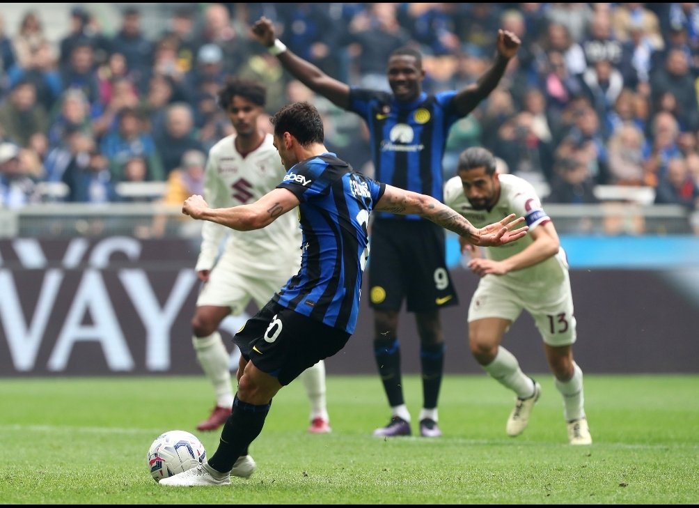 maxdisil's tweet photo. @DrTuitter E tu pensa che già sapeva che avrebbe fatto gol.....#marottaleague #InterTorino #rigore #CAMPIONIDITALIA #InterFans https://t.co/RTmw74XLsX