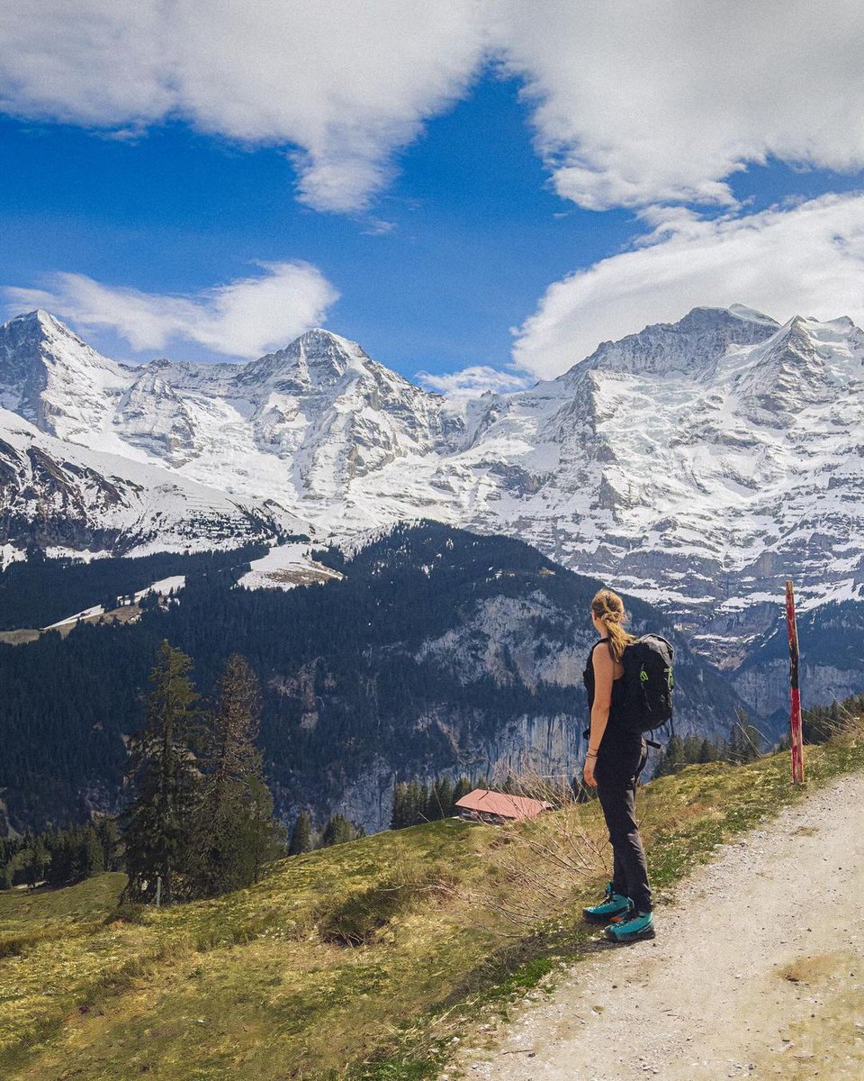 The hiking boots 🥾  in the shoe rack are slowly getting bored. But soon you can wear them again and the hiking season will be back in full swing 😊 

@murren007 | @madeinbern | @MySwitzerland_e 

#jungfrauregion #murren #mürren 

Photo by instagram.com/julesdestinati…