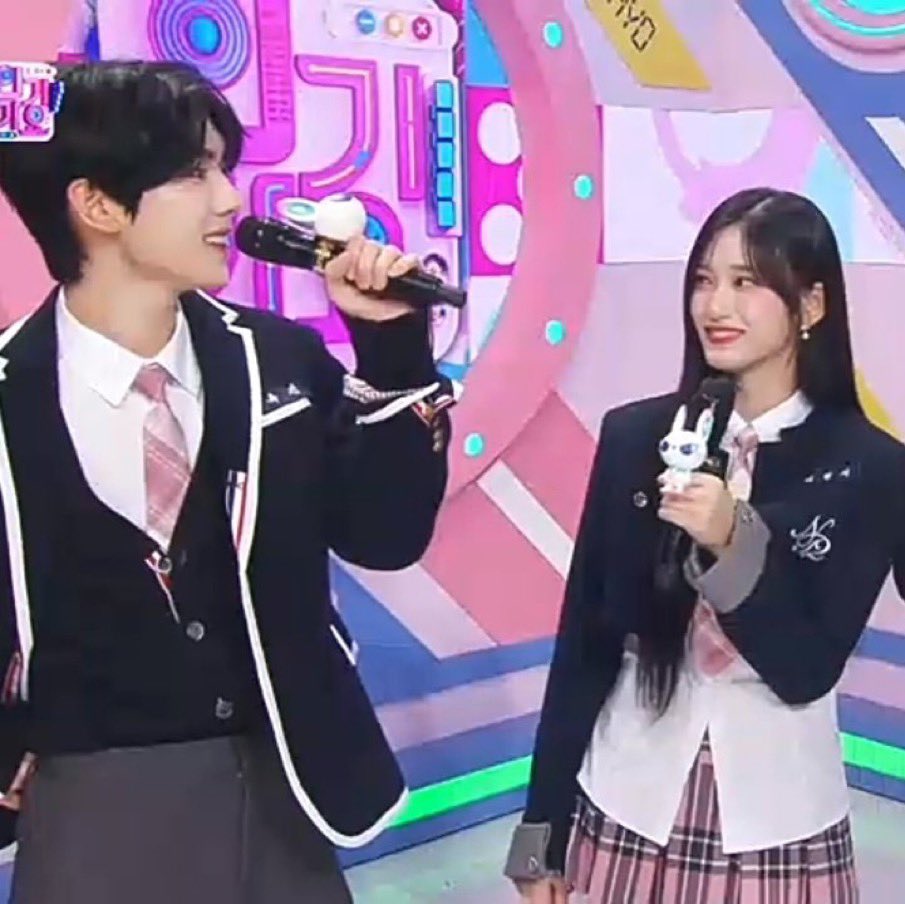 siyeon tweet media