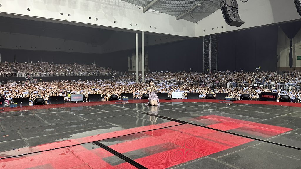 아이유(IU) tweet media