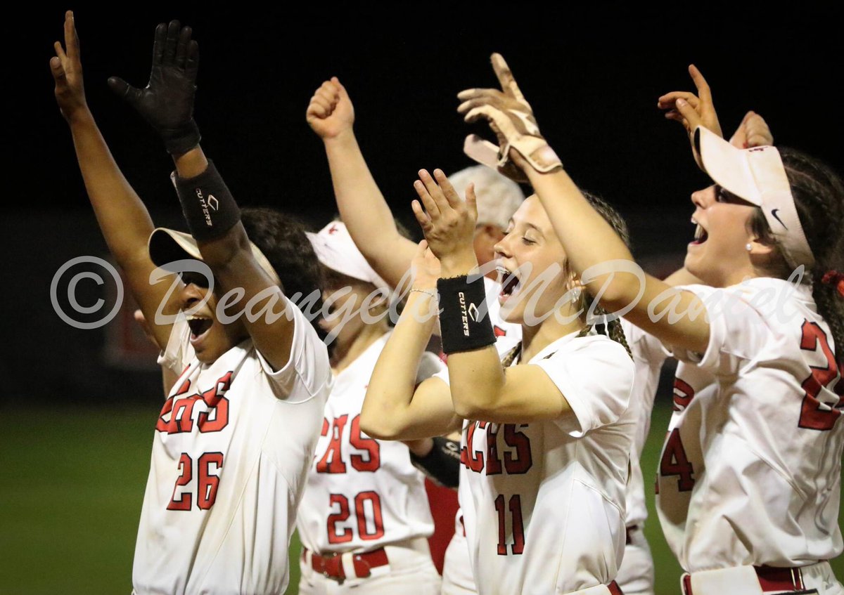 Jaala Hawkins (@hawkins_jaala) on Twitter photo After 3 tough games we finished the night as the 5A Area 16 Champs….Next up Regionals in Florence. #GBR #GTO #weoverme <a href="/LCHSSoftball2/">LCHS Softball</a> <a href="/oakwood2158/">Bob H</a> <a href="/coachnman5/">Will Inman</a> <a href="/05_tribe/">Tribe 18u</a> After 3 tough games we finished the night as the 5A Area 16 Champs….Next up Regionals in Florence. #GBR #GTO #weoverme <a href="/LCHSSoftball2/">LCHS Softball</a> <a href="/oakwood2158/">Bob H</a> <a href="/coachnman5/">Will Inman</a> <a href="/05_tribe/">Tribe 18u</a>