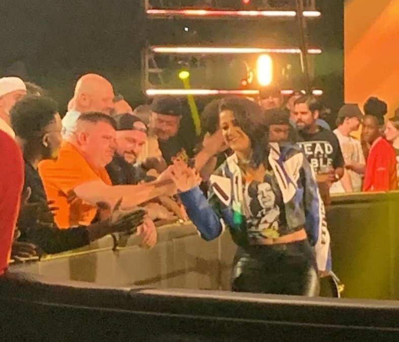 bayley is the best with the fans, this babyface run is something so special