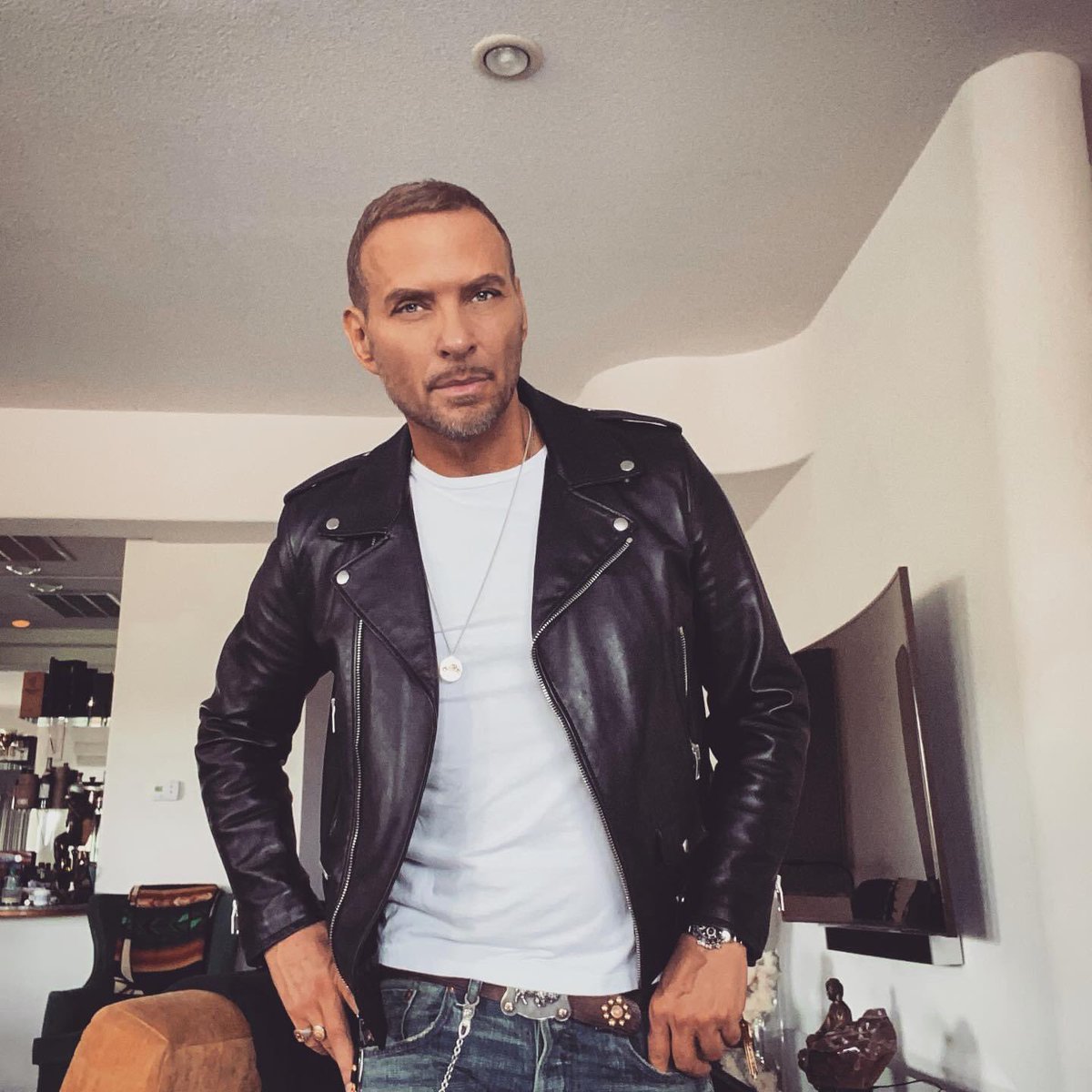 #sundayselfie You look absolutely gorgeous @mattgoss Love your style #gorgeous #handsome #stylish #sendinglove❤️❤️