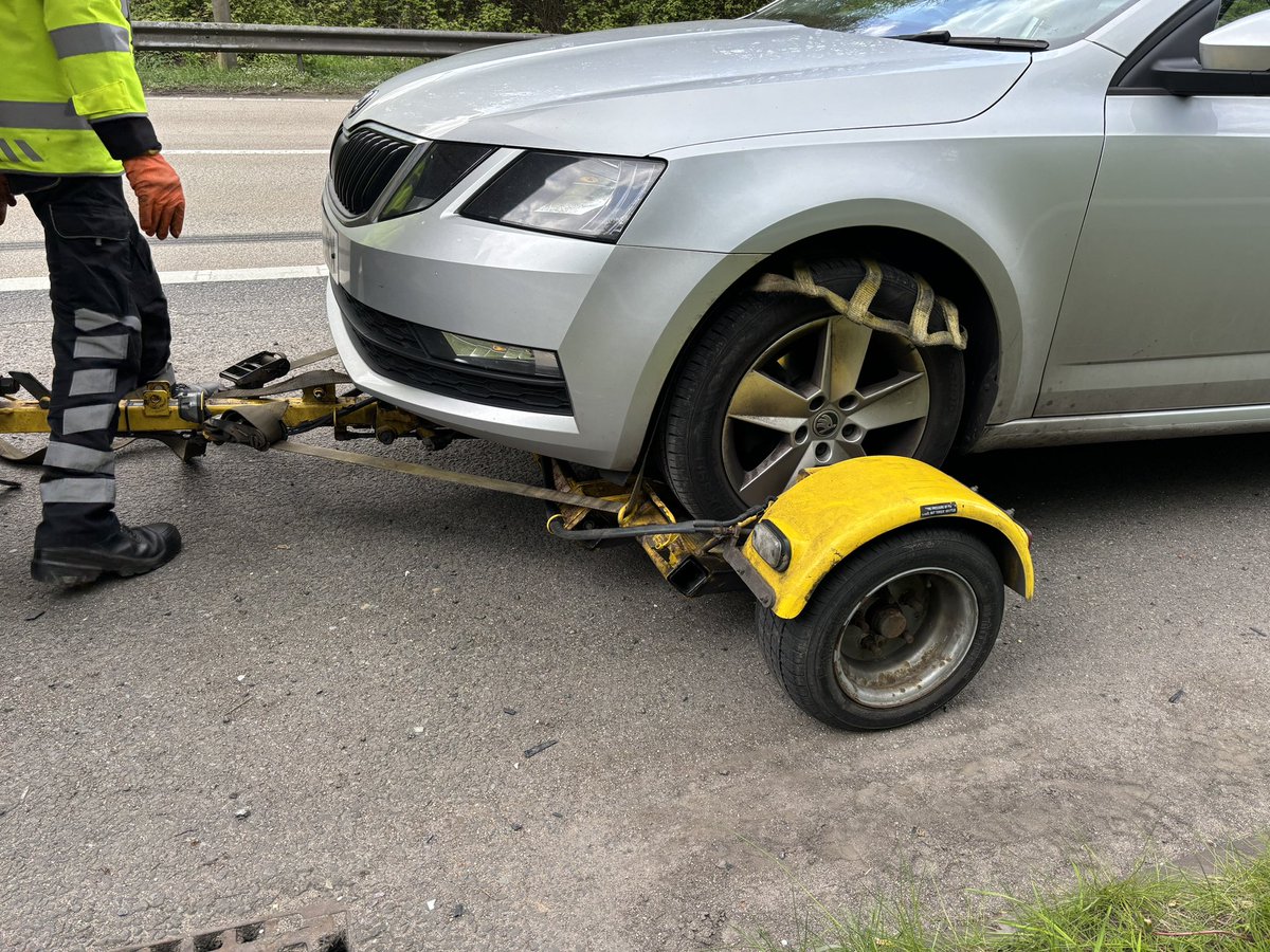 Campaigning for @ChrisPWebb in Blackpool hit a snag today. Not the best way to spend my Sunday - but thanks to Gary at @TheAA_UK for towing me from the motorway.
