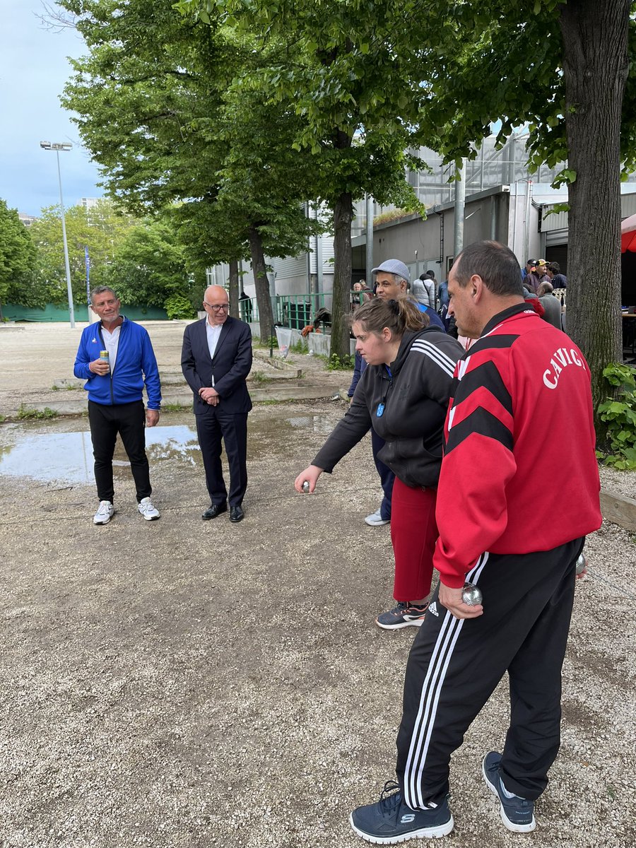 Au Challenge de pétanque Marcel Rey, organisé à #Nice06 par L'Envol, nous partageons un moment de convivialité entre les membres et les bénévoles. En soutenant cette association, le Département contribue à favoriser l'accès au sport pour les personnes en situation de handicap.