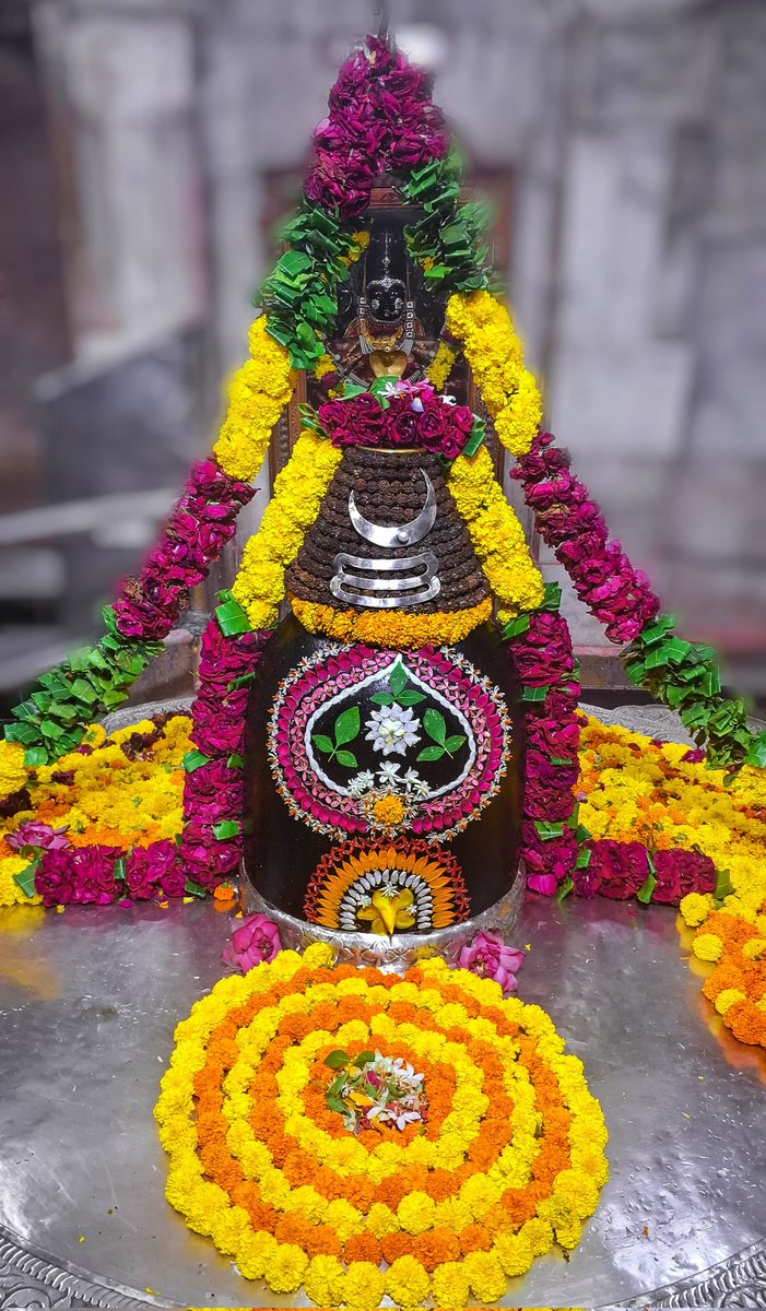 श्री अहल्याबाई मंदिर, प्रभासक्षेत्र - गुजरात (सौराष्ट्र)
दिनांकः 28 अप्रैल 2024, चैत्र कृष्ण चतुर्थी एवं पंचमी - रविवार
सायं शृंगार
04242374
#ahilyabai_temple
#mahadeva