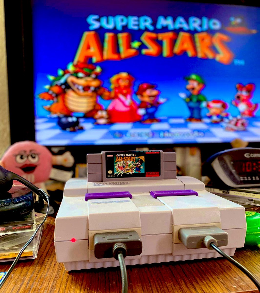 Super Mario All-Stars for the W🌟 
•
What retro video games are you playing today? 🤔 🍄 
•
#supernintendo #sundayfunday #supermarioallstars