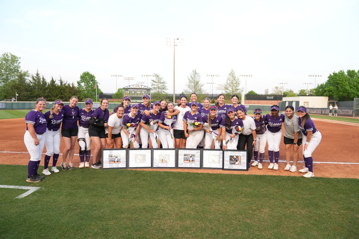 Had a fun one celebrating our seniors yesterday 🤩 Back at it for our final home game of the regular season this afternoon👀 #IntoTheStorm ⛈️ | #HornsUp 🤘