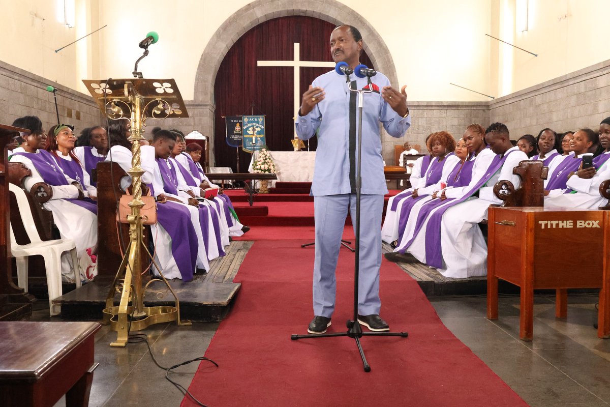 2/2 Speaking to the congregation, and Kenyans, I offered my condolences to the more than 70 Kenyans who have lost their lives and the more than 130,000 displaced because of the devastating floods. I also asked the Kenya Kwanza regime to stop intimidating striking healthcare…