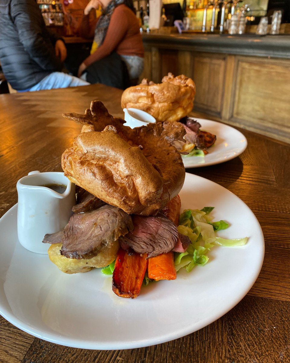 Sundays aren’t complete without a Roast… So pop in and try ours!! And they pair great with our freshly made Bloody Mary’s! 🍅🌶️

#sundayroast #bloodymary #pubfood