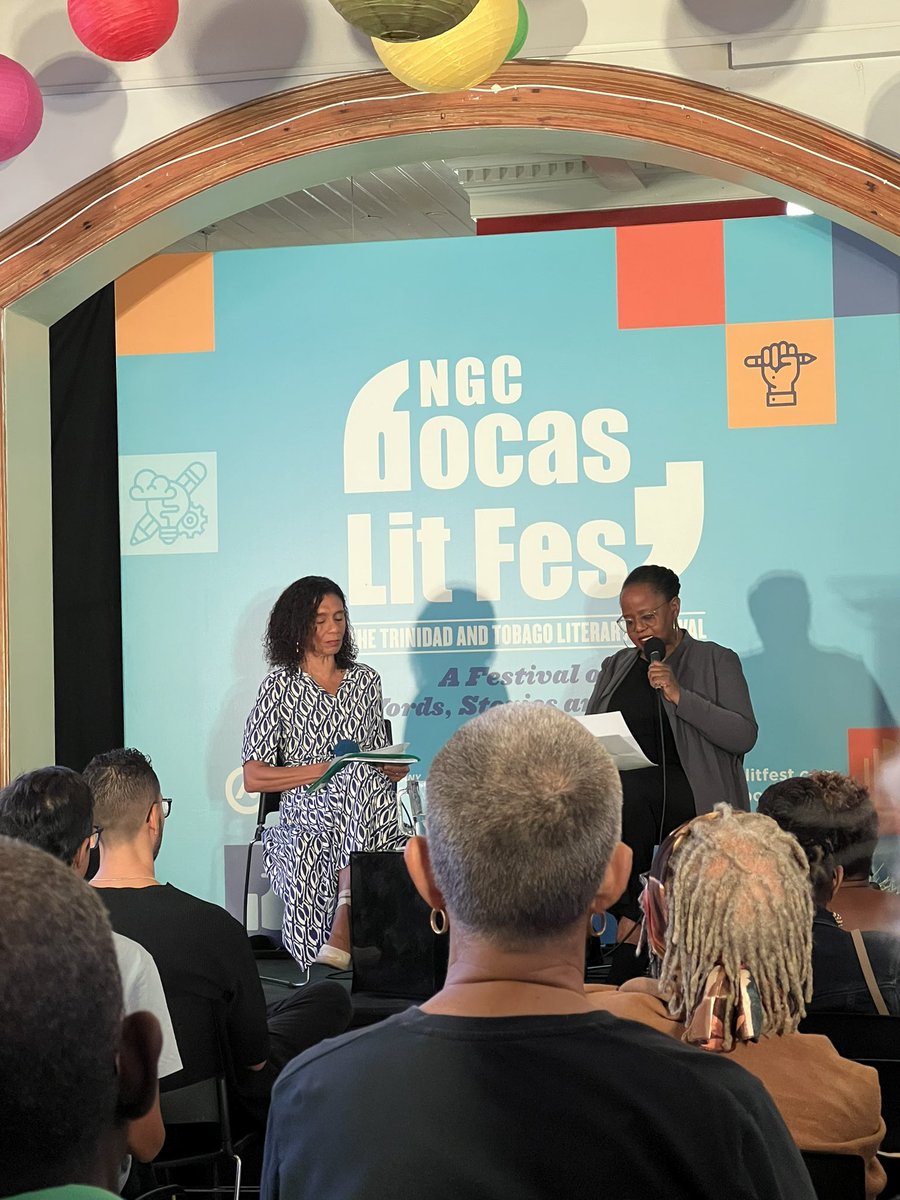 Edwidge Danticat with beautiful advice for writers at @bocaslitfest “Write around the life you have.” The reminder that we don’t always have to wait for the quiet day with the blank notebook in our perfectly clean offices.