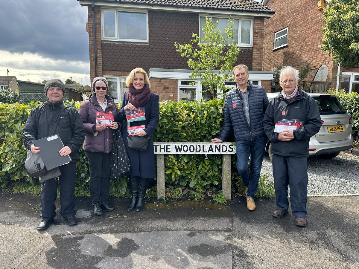 I was delighted to welcome two new volunteers to help us in #Melbourne today! (One hiding behind the camera). If you want to get involved you can sign up here and type in ‘South Derbyshire’ to be routed to our fab team of volunteers! volunteer.labour.org.uk/get-started #TimeForChange