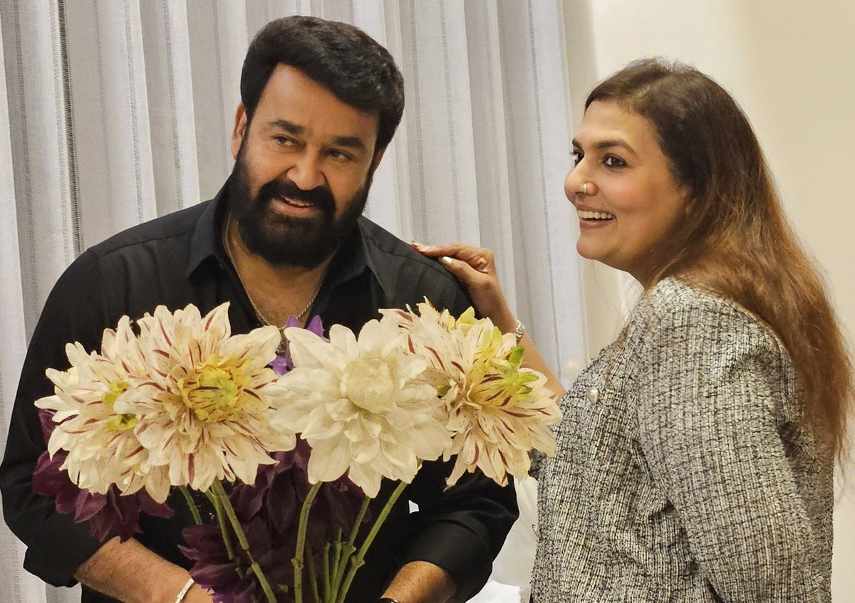 Happy 36th Wedding Anniversary to @Mohanlal & #Suchitra! ❤️🔥