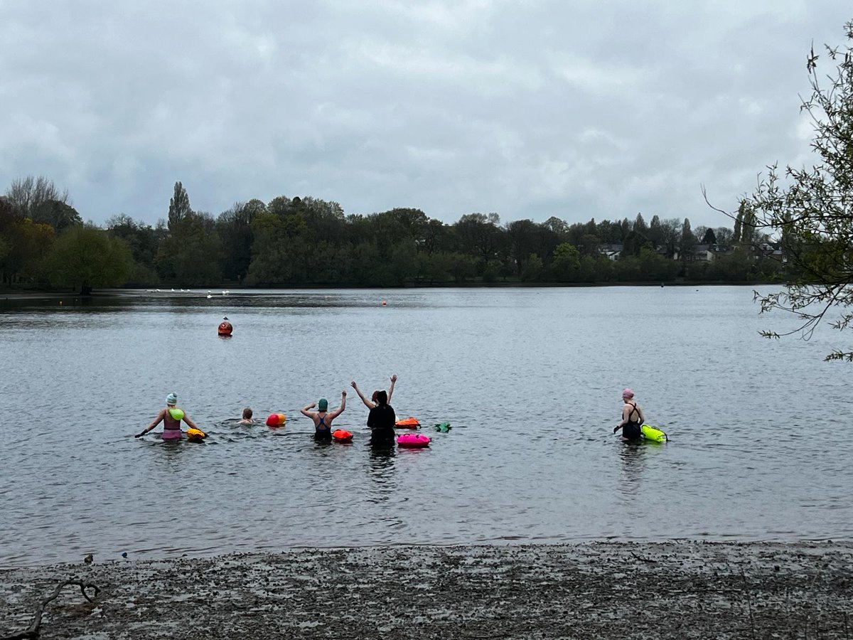 Fantastic Trespass Swim this morning to call for the  #RightToSwim in our local reservoirs.  #OutdoorSwimmingSociety #ReservOURS #alpkit