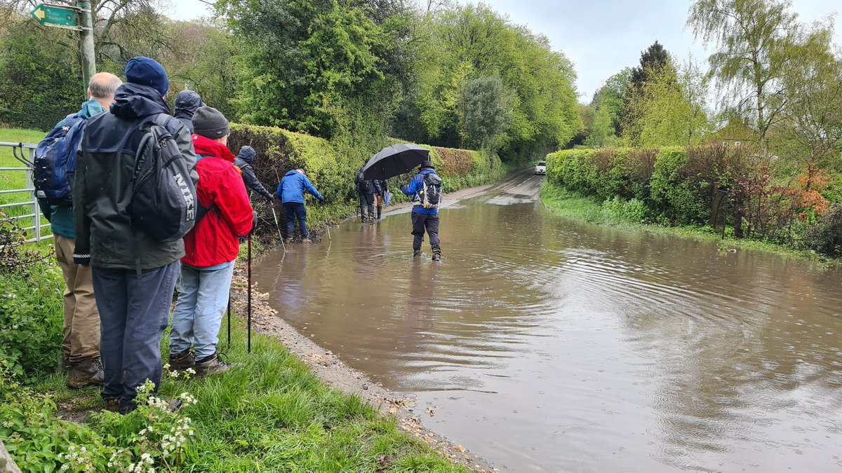 Thanks David & all for today's Chilterns hilltop walk with the @GayOutdoorClub1 Bucks group - a little drizzly and wet underfoot, but great company 😁 #lgbtoutdoors