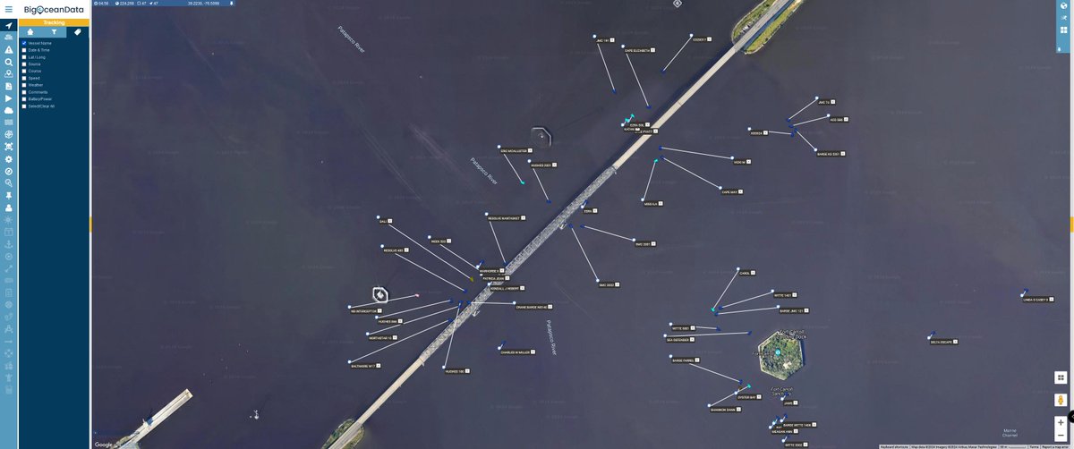 #BaltimoreBridgeCollapse #BaltimoreBridge Another busy day at the bridge collapse site. Here is a look at the vessels involved this morning. #vesseltracking by @BigOceanData