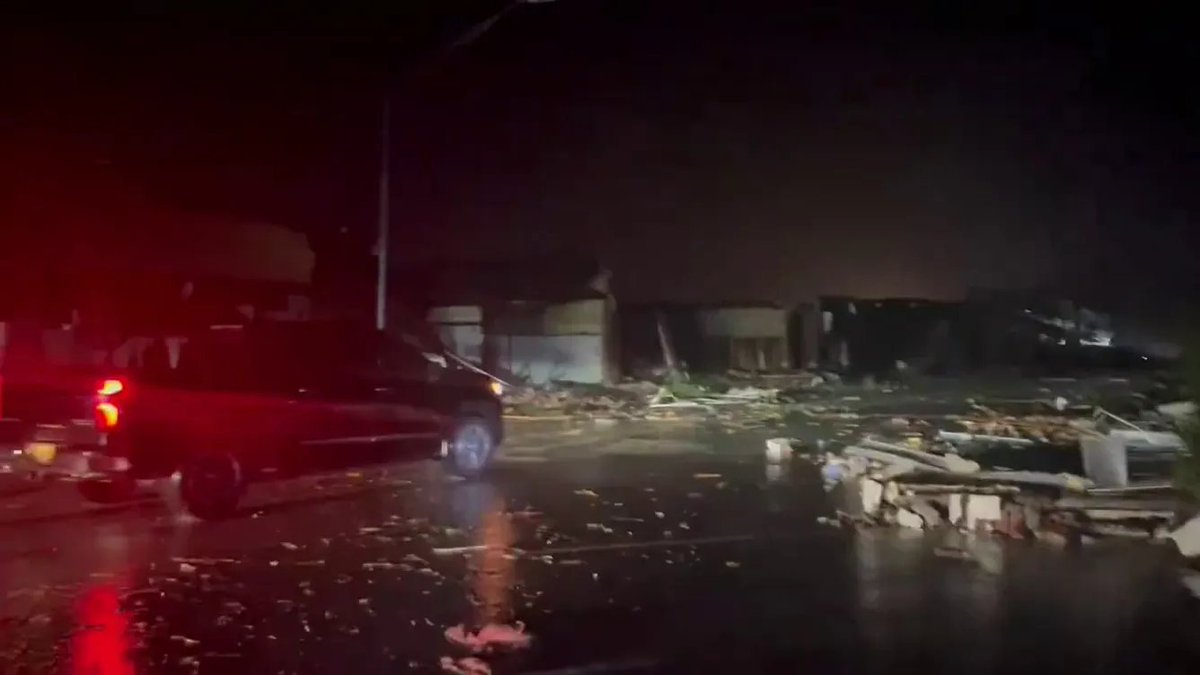 Infant among 2 dead after Oklahoma tornado outbreak leaves behind trails of destruction, reports say bit.ly/44zlTMJ #okwx