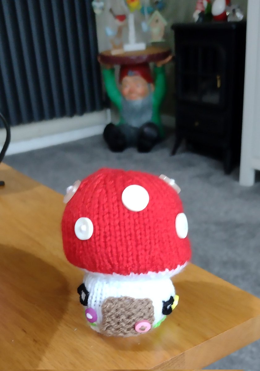 More experimenting today with new patterns. A knitted toadstool house. A bit fiddly to make.