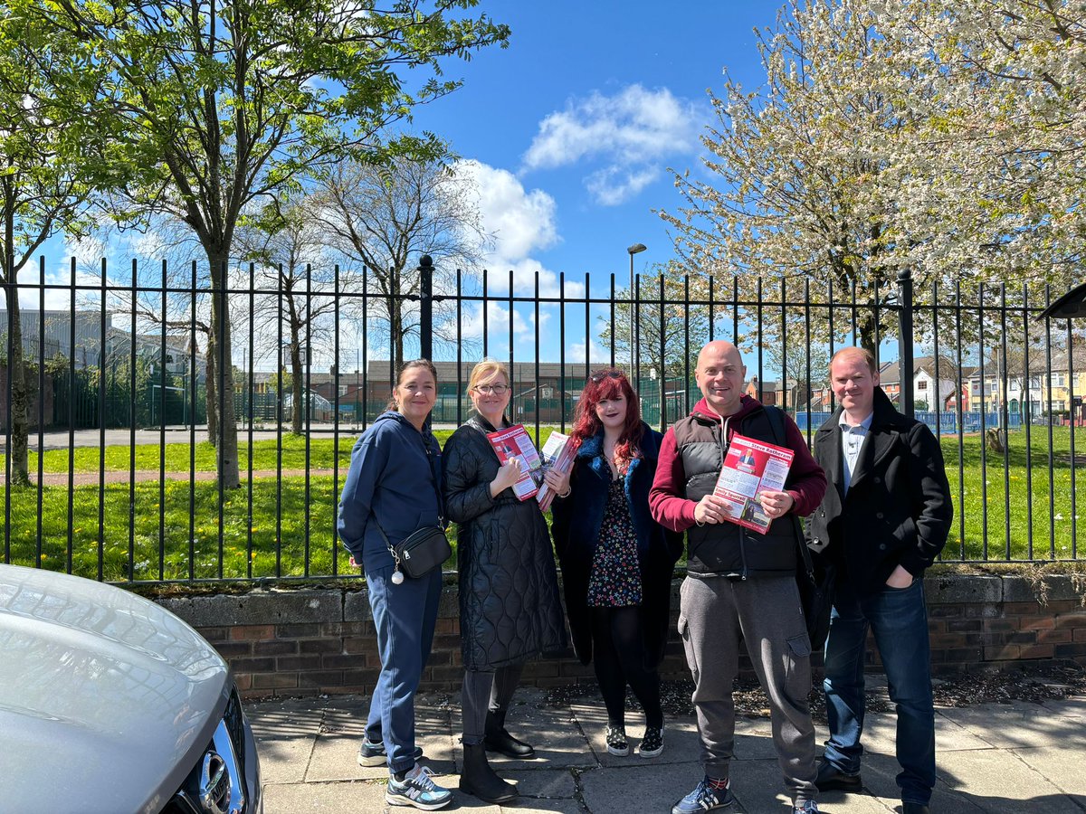 🌸🌹 And then onto a very sunny Kensington for an afternoon delivery session for @MetroMayorSteve @emilyspurrell