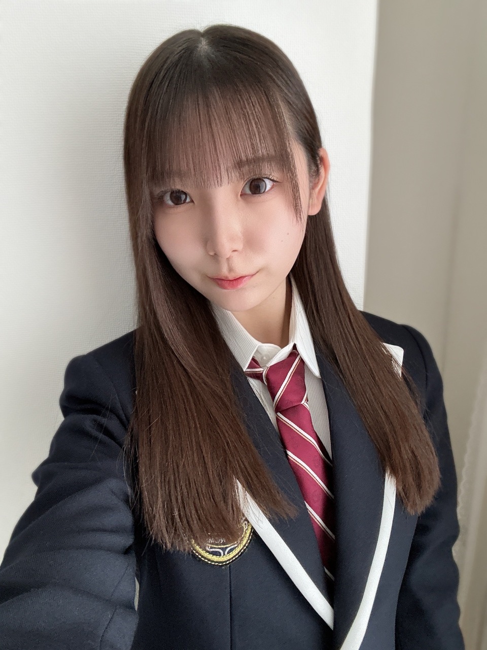 日向坂46 渡辺莉奈生写真 カレンダーニットベスト小指の足SUZUKA