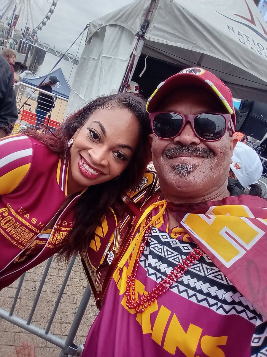 ThaRealDoctaD's tweet image. Hey @Commanders. Whoever this dancer from the #CommandForce was, TELL HER I LOVE HER! She was my favorite at the draft party. #EndOfStory