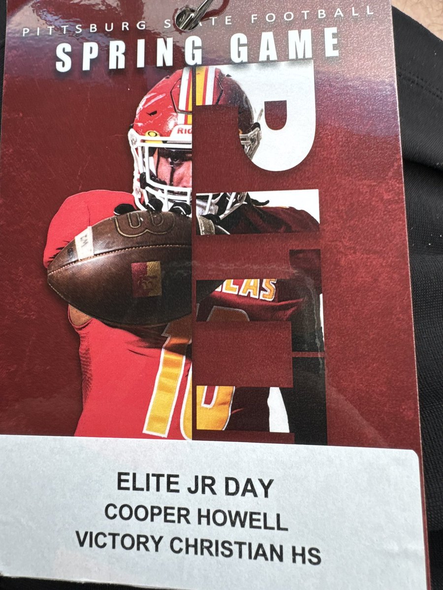 Elite JR Day @pittstate ! The brotherhood and coaching staff are amazing! Can’t wait to be back up for a camp! @GorillasFB @CoachSmithVC @dcherry56 @trace_linn @Rbonner24 @CoachTomAnthony @_CoachNutt @CoachBBleil