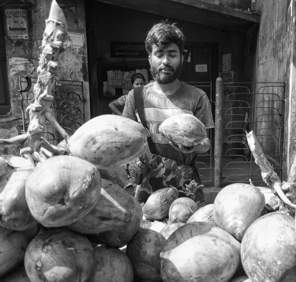 Wanna beat the hot summers? Here comes the Coconut-man selling fresh coconuts. Fresh, nutritious, and refreshing.

Smartphone: Samsung S21 FE

#nileshfz
#photography 
#smartphonephotography
#summer 
#coconut 
#india
#world