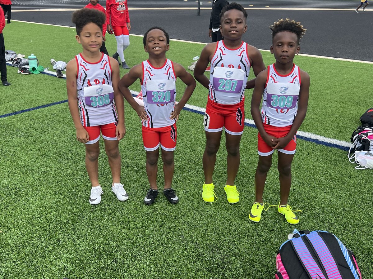 Baby burners win the sprint medley relay by 14 seconds 😨 2 of them are still 6 years old! The next group of all Americans loading!!! 😈🩸