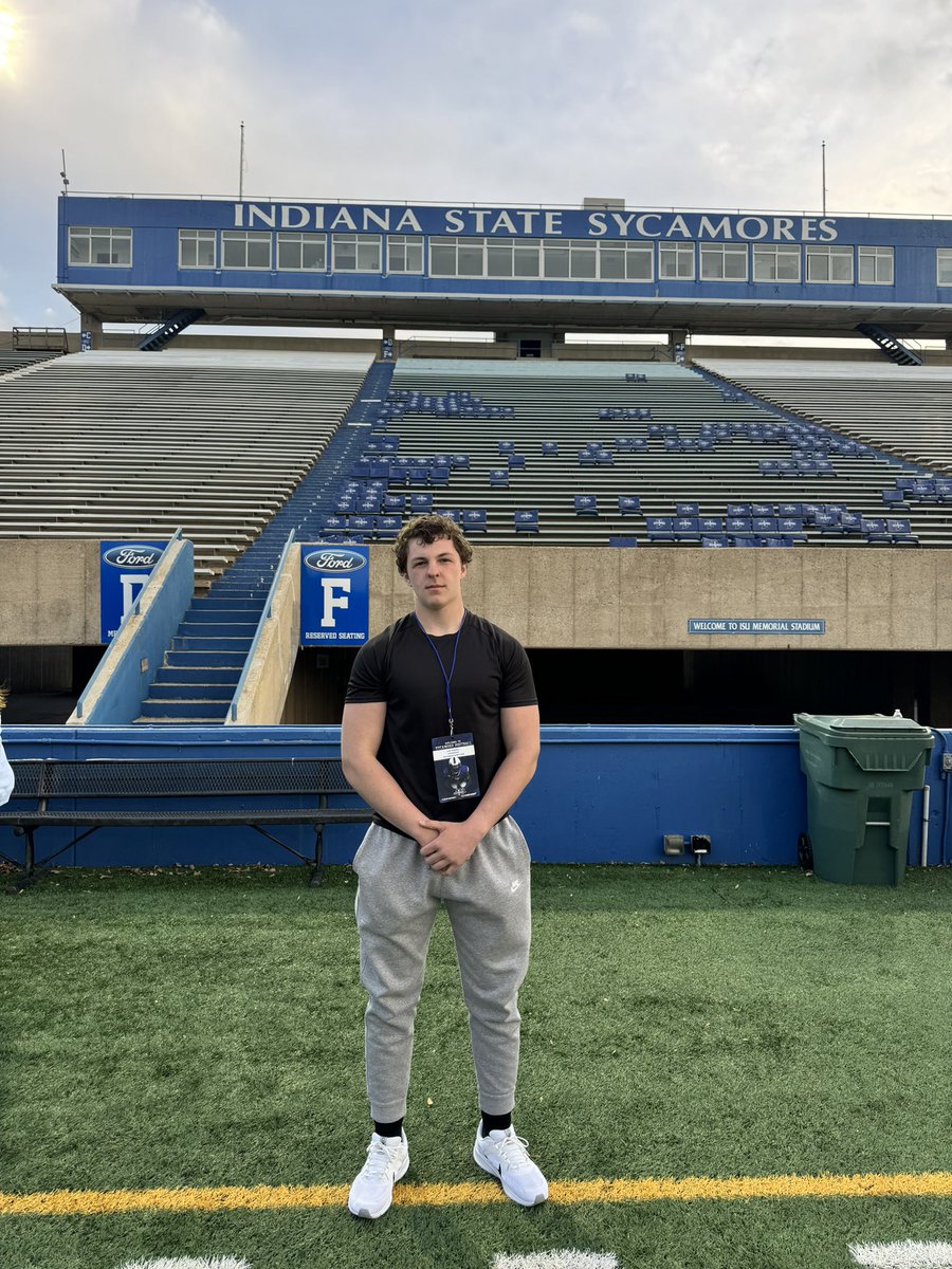 Thank you @FBCoachHale for having me to practice! @DogPackFB @IndianaPreps @Coach_Haston