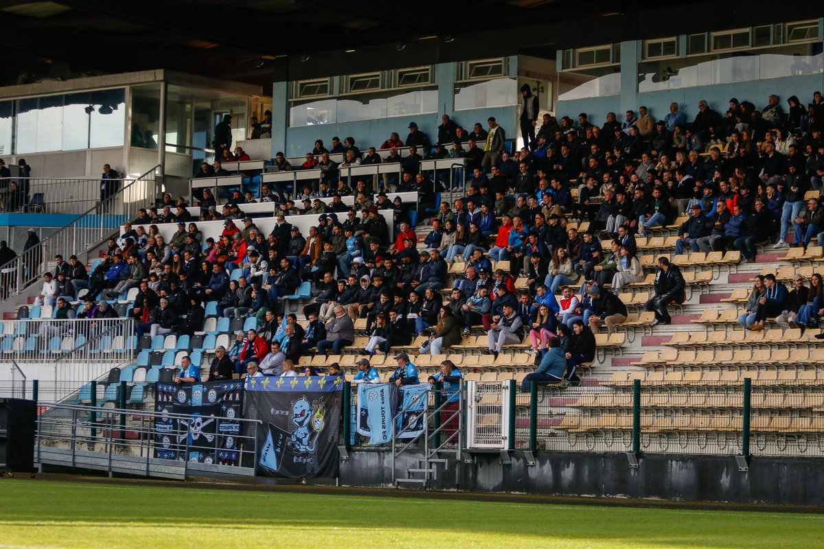 [🔚 #TOURSFCM] | 1-1

📢 Merci aux 1️⃣3️⃣3️⃣0️⃣ spectateurs présents à la Vallée du Cher à l’occasion du choc face au FC Montlouis 💥

#TeamTFC | #ToursFC | #TousCielEtNoir 🔵⚫️