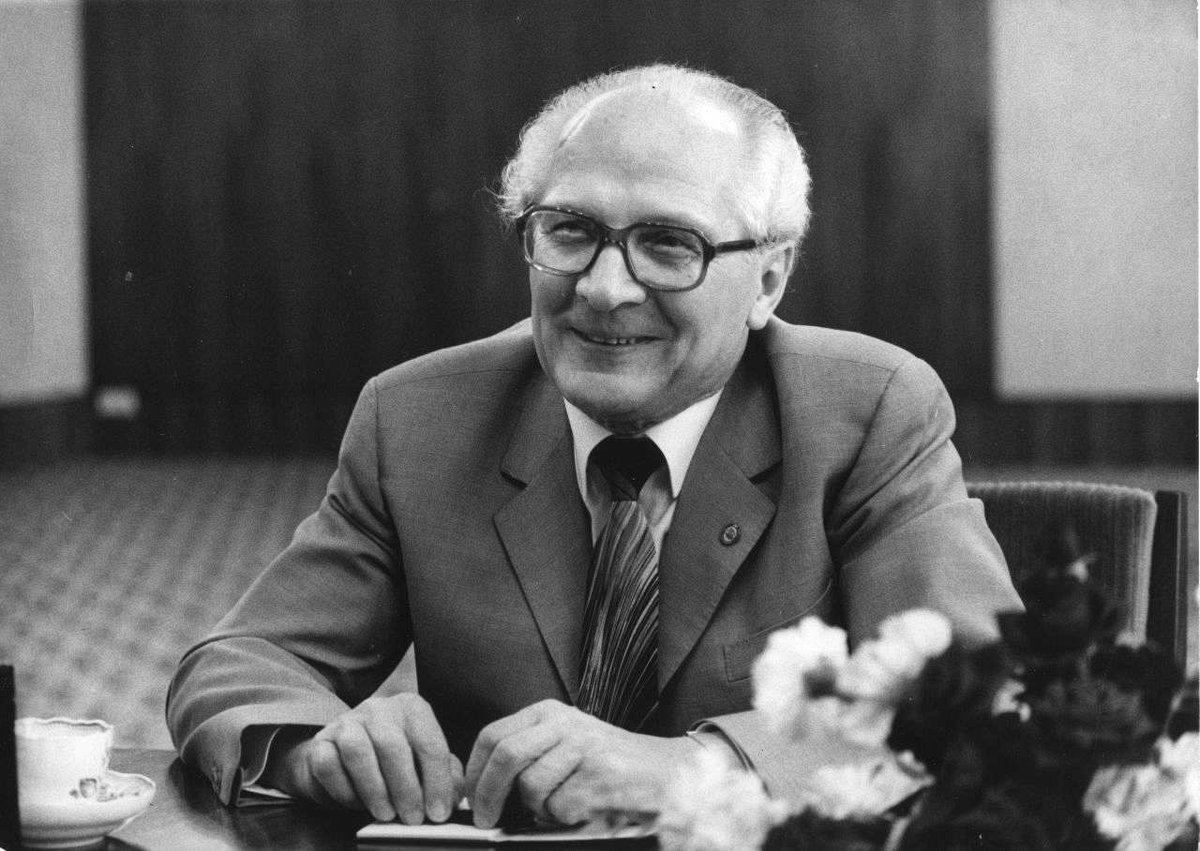 28 de abril, 1983 | El secretario general del SED, Erich Honecker, cancela su visita prevista a Alemania Occidental a raíz de las tensiones por la muerte de dos viajeros en tránsito de Alemania Occidental en la RDA. #UnMundoDividido