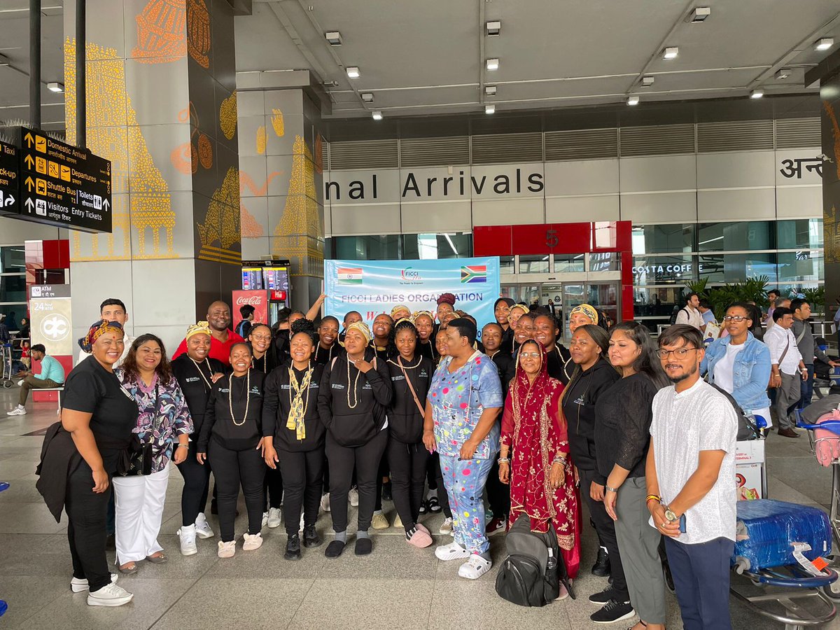The FICCI Women’s Organisation, India welcomes the 22 South African participants of the Solar Mamas Project. They arrived safely, and will travel 7 to 8 hours to the Barefoot Academy in Tilonia.