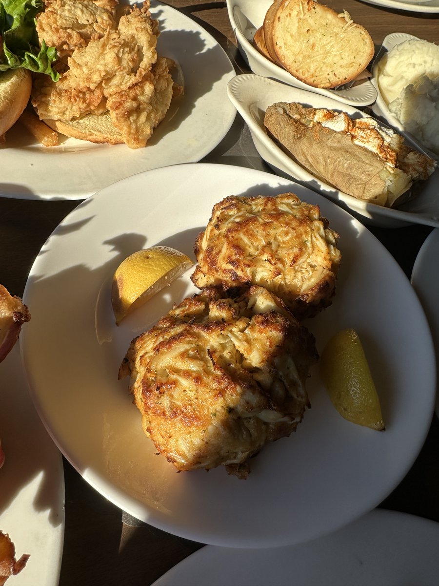 Sunny days call for extra crab cakes with friends and family! 🦀 #costasinn #baltimoreeats #baltimorefoodies #visitbaltimore