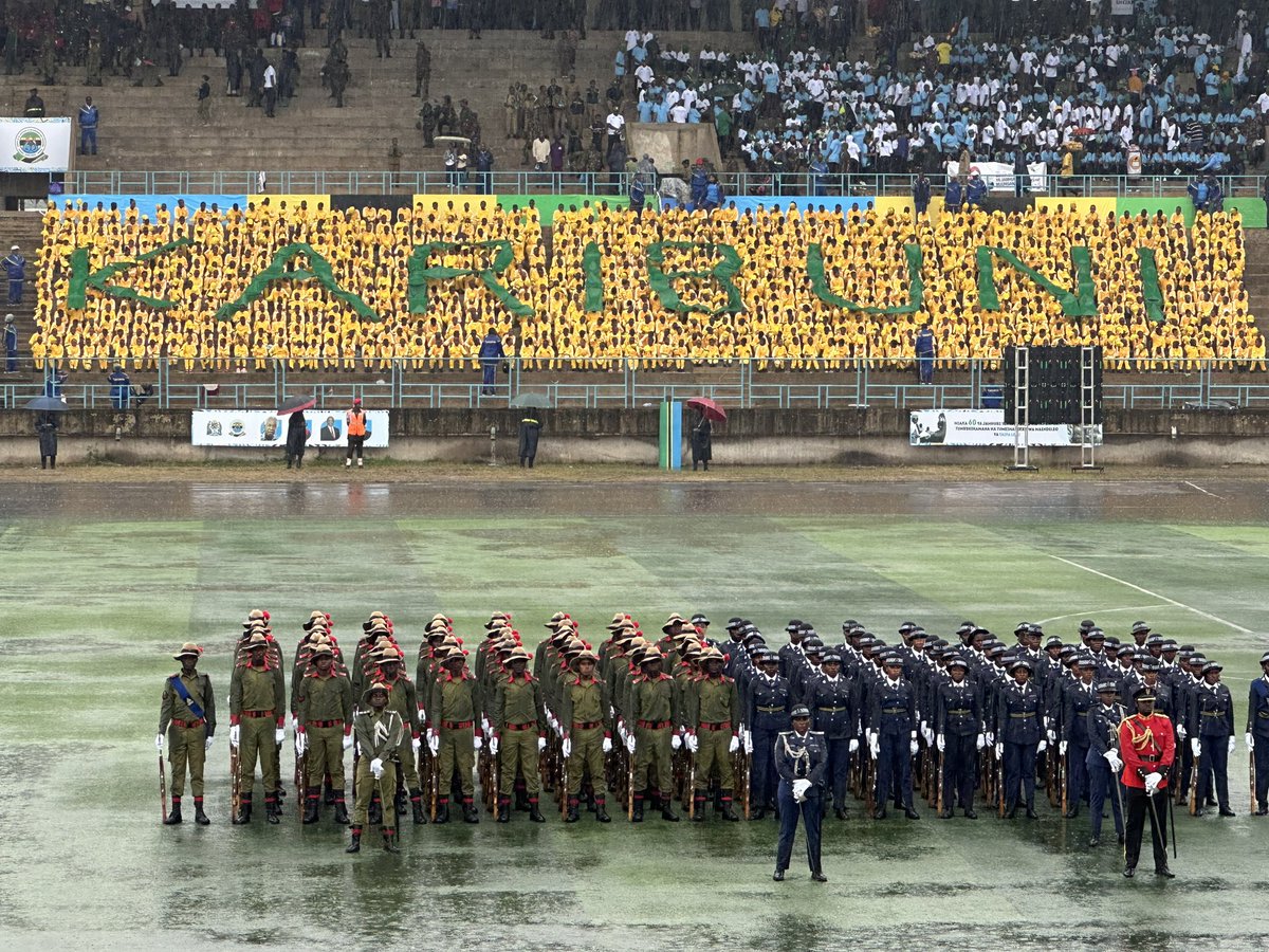 Rain rain rain ☔️ but @ikulumawasliano managed to organize Maadhimisho ya miaka 60 ya jamhuru ya muungano wa Tanzania so well 👏🏽!