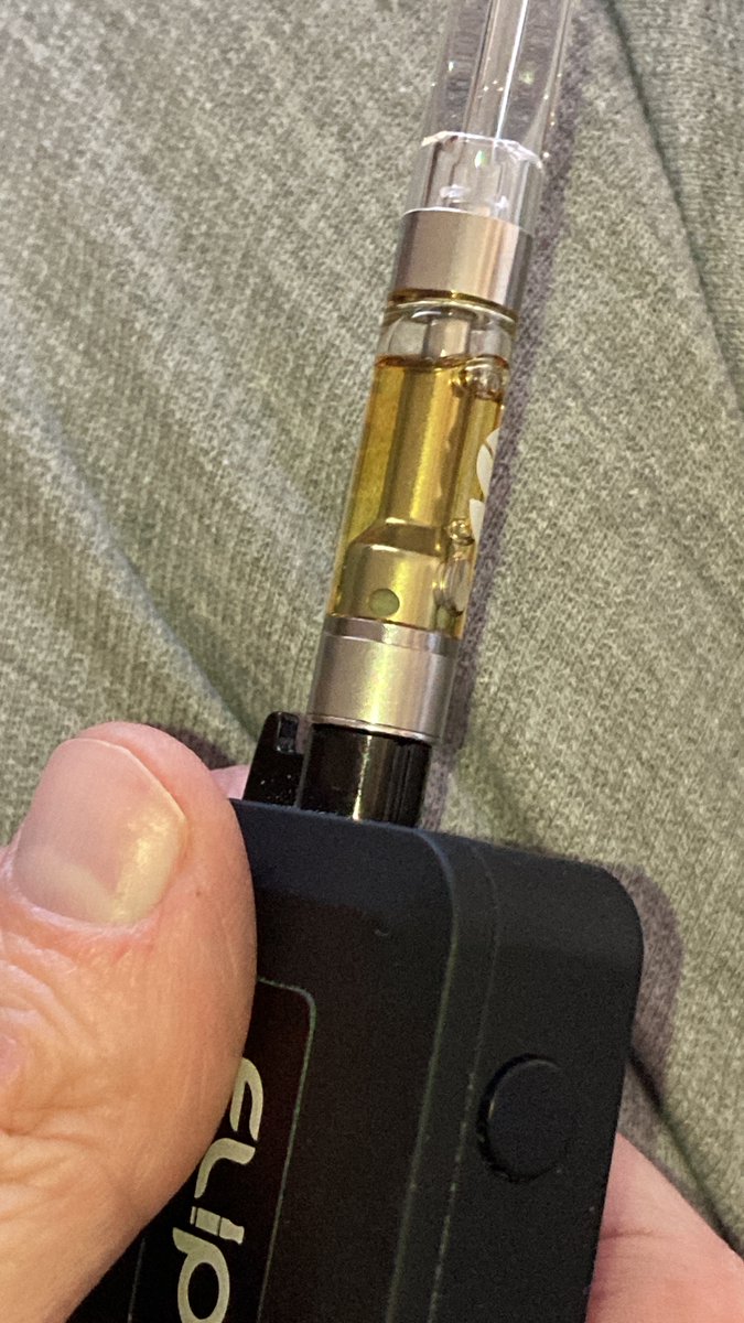Phoenixheat9's tweet photo. #MauiWaui #O2Vape #FlipUltra Getting high and making chicken Alfredo from scratch 🤙 https://t.co/PVTw9gWO8r