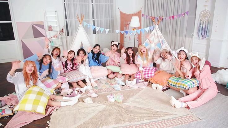 lcy11chaerish's tweet photo. it's been three years, my twelve, my home. forever

#IZONE https://t.co/lWXo6HYAZA