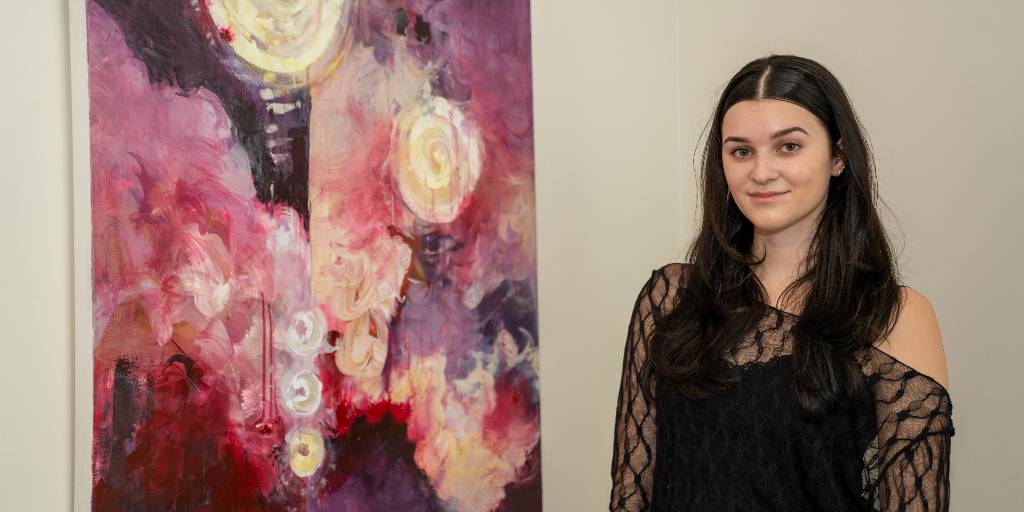 Fostering creativity and celebrating student achievements. 🎨✨ UWindsor is delighted to showcase the artwork of visual arts major, Angelina Kirincic, in our Welcome Centre. 🤩 Read more at: uwindsor.ca/dailynews/2024…