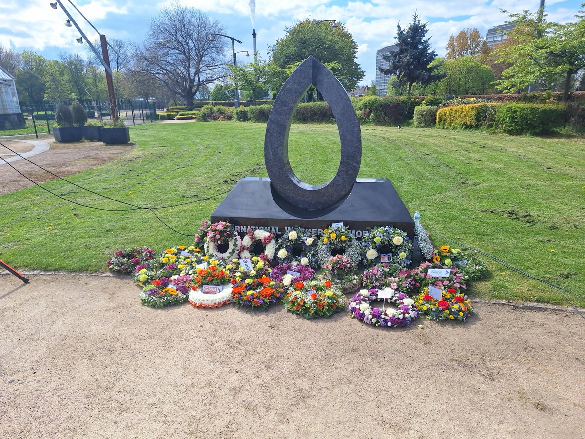 ASLEF members came together with workers from across our movement today and laid wreaths to remember the dead and mark our commitment to fight for the living on International Workers' Memorial Day. #IWMD