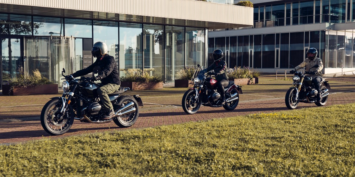 Because riding together is so much more fun. 🤘 #WeekendRides Where did you head to this weekend? Tell or show us in the comments below. 👇 #MakeLifeARide #BMWR12 #R12nineT #Soulfuel #BMWMotorrad