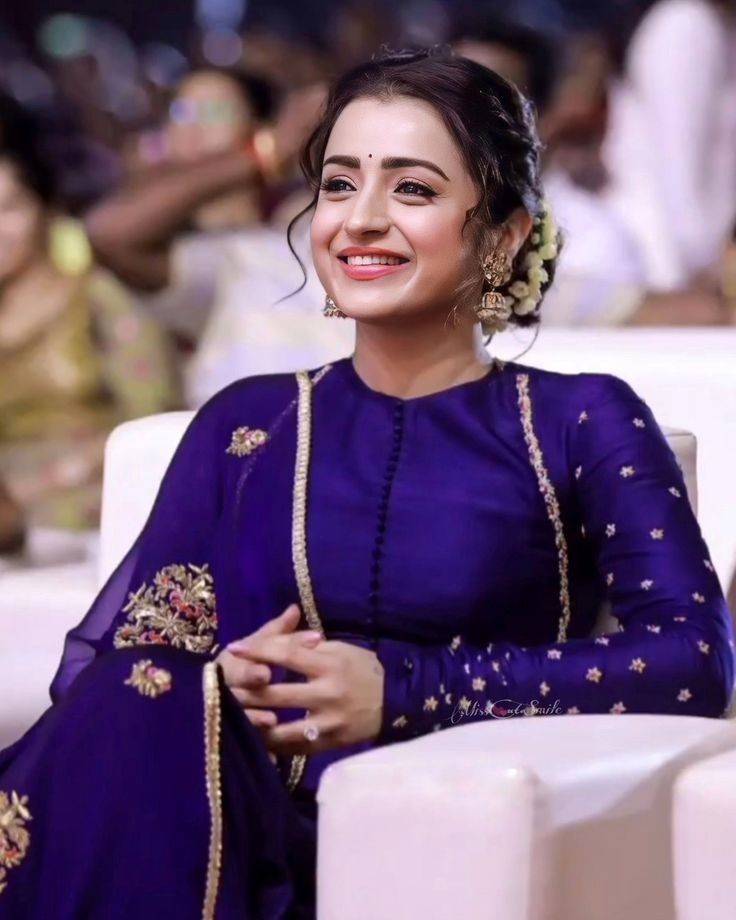 GMQqIn2XsAAGd-p?format=jpg&name=medium