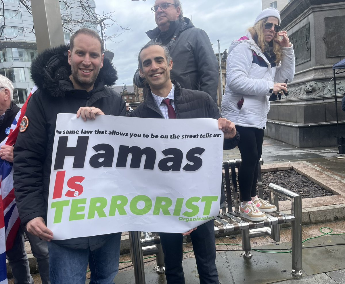 Well done to everyone connected with @LeedsleadsAA who this afternoon organised a fantastic march and rally against antisemitism through Leeds City Centre. The JRC were delighted to join around 500 others including @GhorbaniiNiyak for a powerful show of solidarity and support.