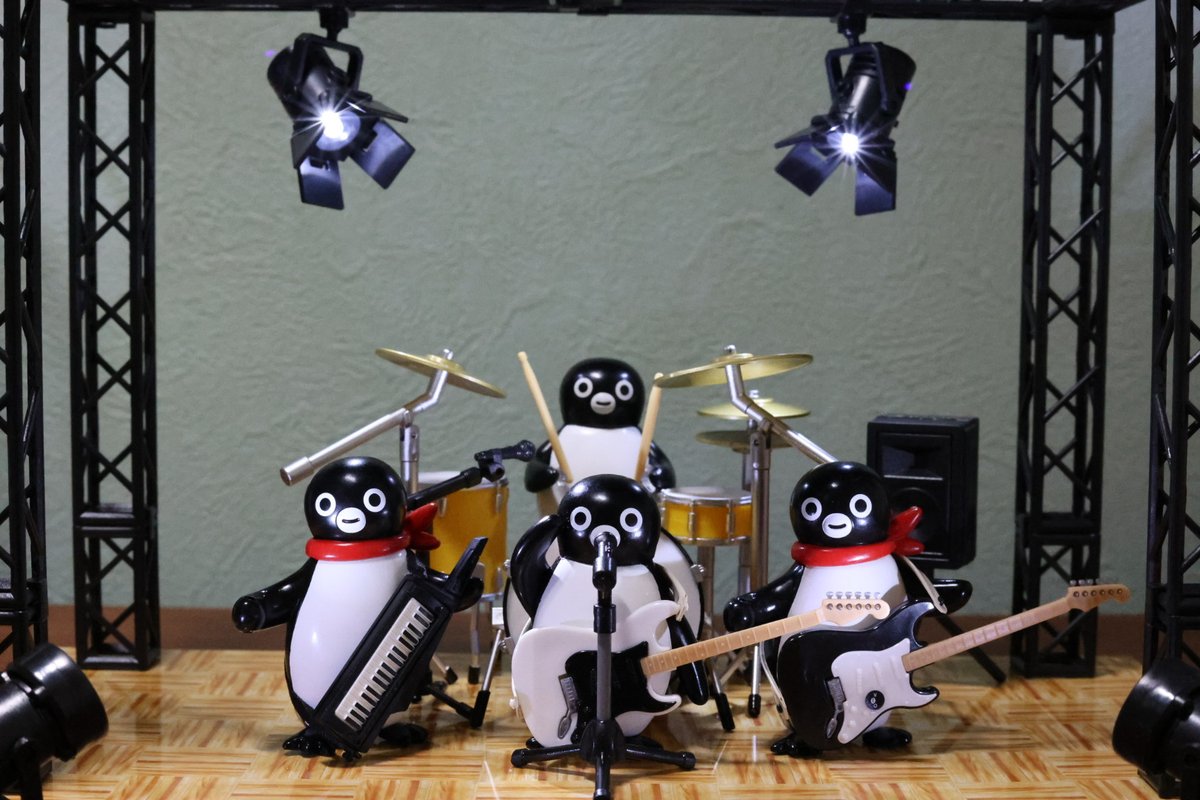 Plastic Penguin Band 1st live start !!🎉
#Suicaのペンギン #プラスティック・ペンギン・バンド