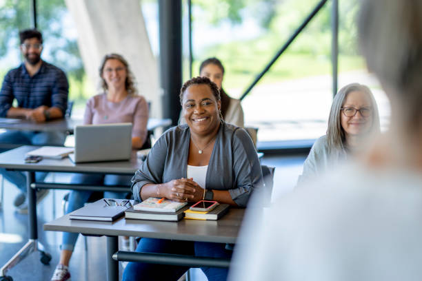 🔝#GoHigher with our Access to HE and Higher Skills courses! 👩‍🎓 👨‍🎓 The Higher Skills and Higher Education programme at Kirklees College provides you with the opportunity to gain qualifications, work skills and enhanced career prospects. 🔗 Apply now! ow.ly/ASOU50RoYfv