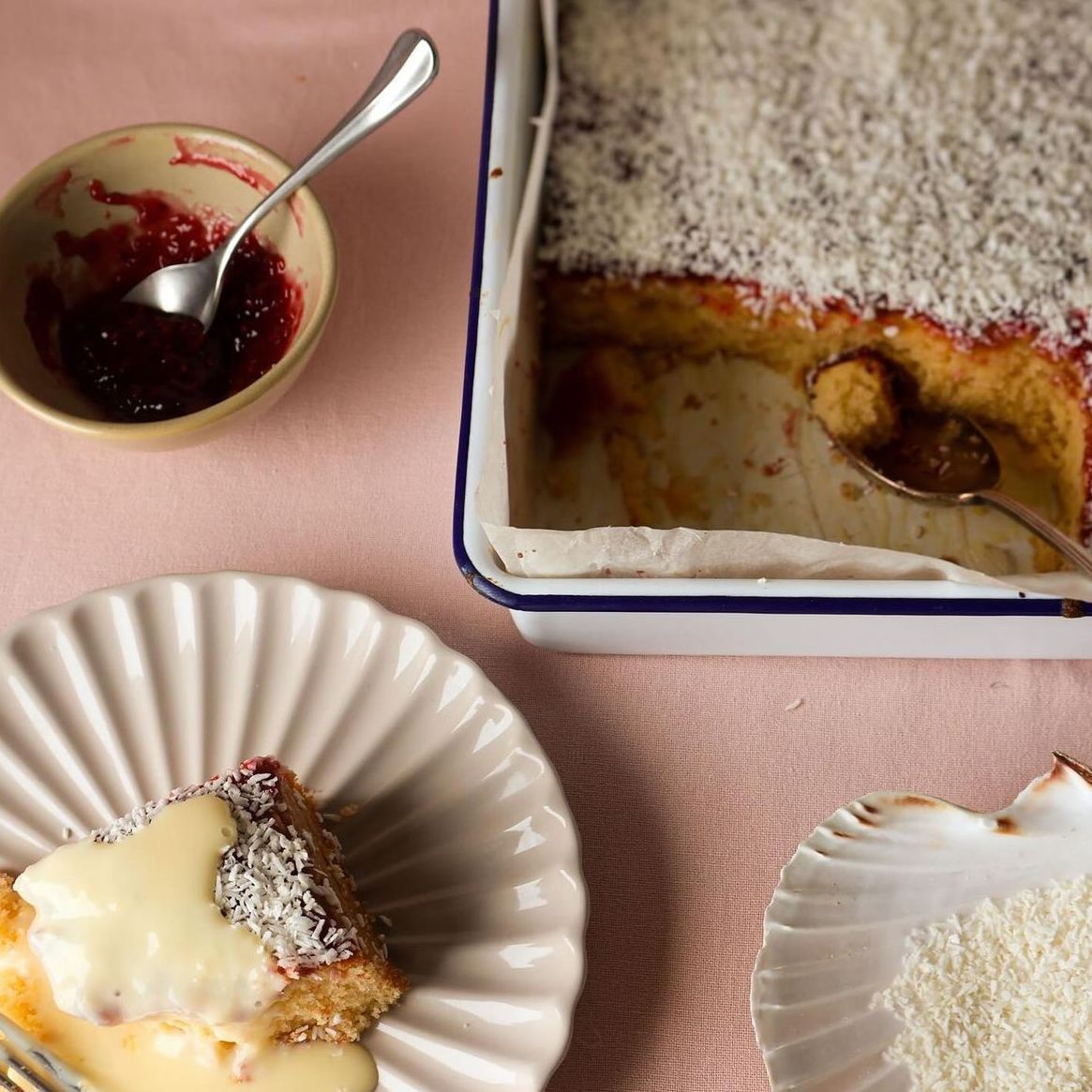 Teatime treats with our friend @emilyscottfood. This is her Coconut Jam Sponge and Custard baked in our Square Bake Tray. Sign up to her substack 'Shore to Shore' for the recipe and so much more buff.ly/49HGtvf #falconenamelware