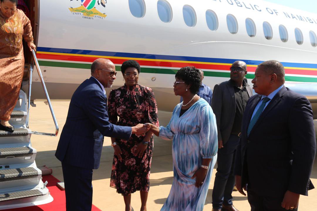 President @DrNangoloMbumba arrives back from the United Republic of #Tanzania after participating in the 60th Anniversary Commemoration of #UnionDay, alongside other African Heads of State and Government. Upon his arrival, President Mbumba highlighted Tanzania's significant…